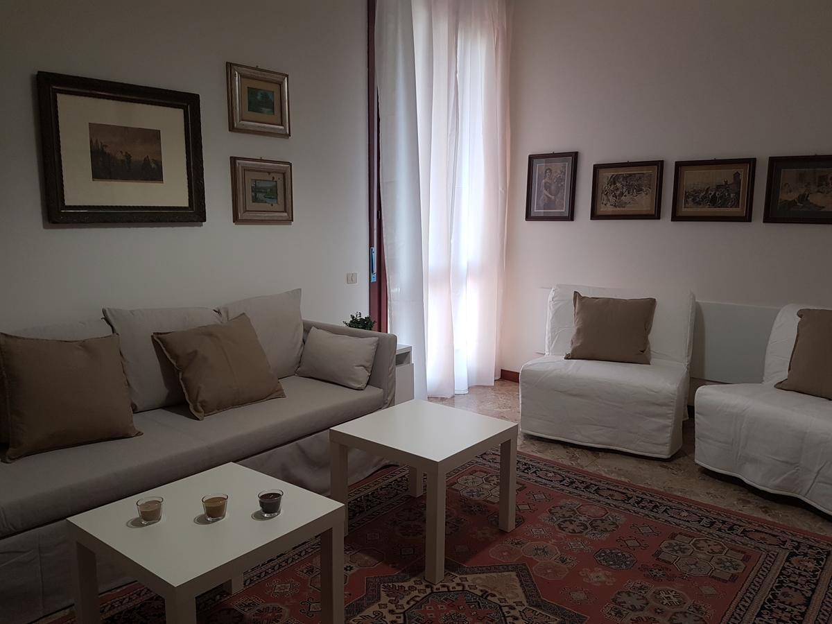 Appartamento Ai Pini Con Posto Auto Lecco Exterior foto